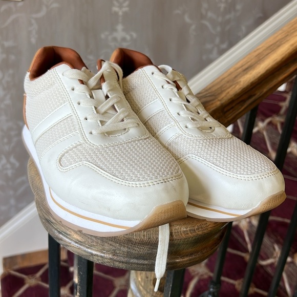 Banana republic, ladies, cream sneaker, size 9, excellent condition - Picture 14 of 16